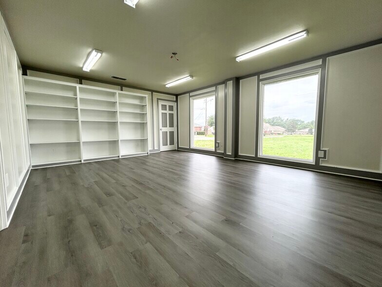 More Photos Of 440 S Hillcrest Dr, Sulphur Springs Medical For Sale