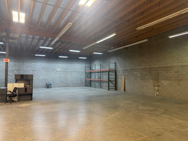 More Photos Of 2001 W Alameda Dr, Tempe Warehouse For Lease