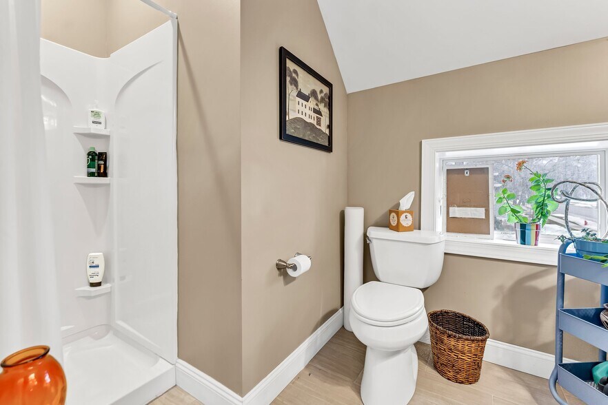 More Photos Of 6576 E Quaker St, Orchard Park Freestanding For Sale