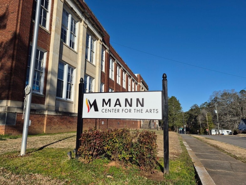 More Photos Of 507 N Steele St, Sanford Office For Lease