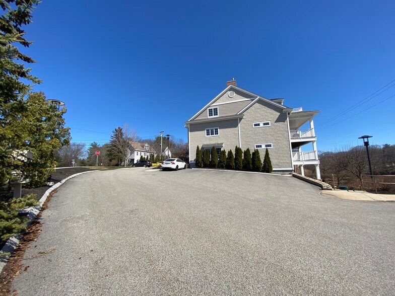 More Photos Of 19 Bridge St, Kittery Coworking Space