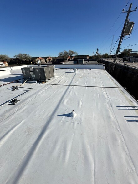 More Photos Of 4405 Lilac Ln, Victoria Medical For Sale