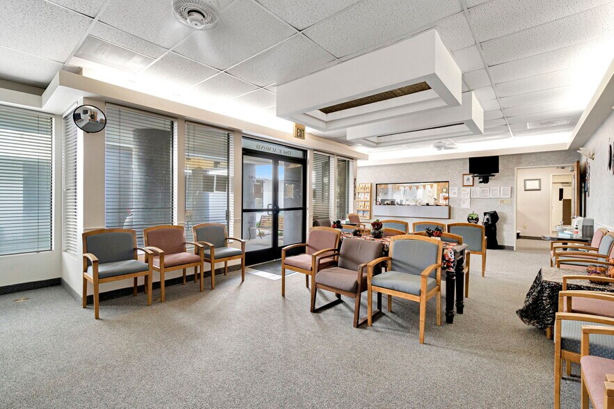 More Photos Of 1260 E Almond Ave, Madera Medical For Sale