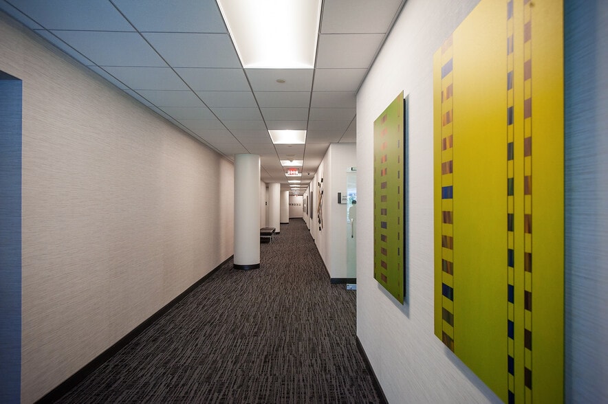 More Photos Of 1377 Motor Pky, Islandia Office For Lease