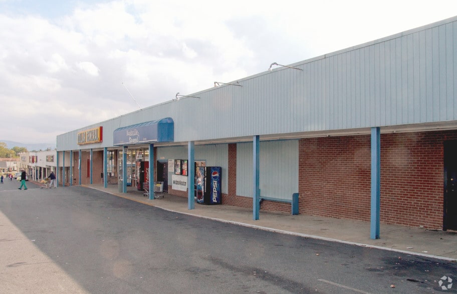 More Photos Of 1103-1115 N Roan St, Johnson City Supermarket For Sale