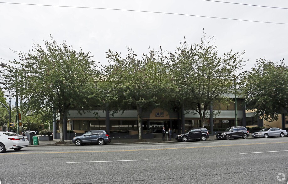 More Photos Of 2165 W Broadway, Vancouver Office For Lease