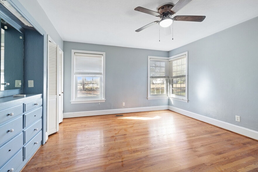 More Photos Of 2721 Wendell Blvd, Wendell Medical For Lease