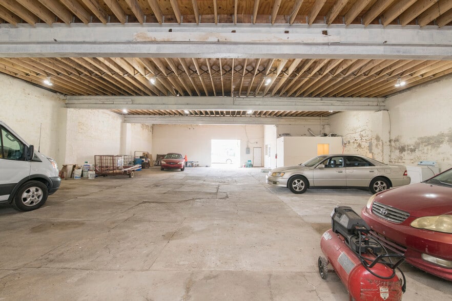More Photos Of 4233-37 Park, Philadelphia Light Distribution For Sale