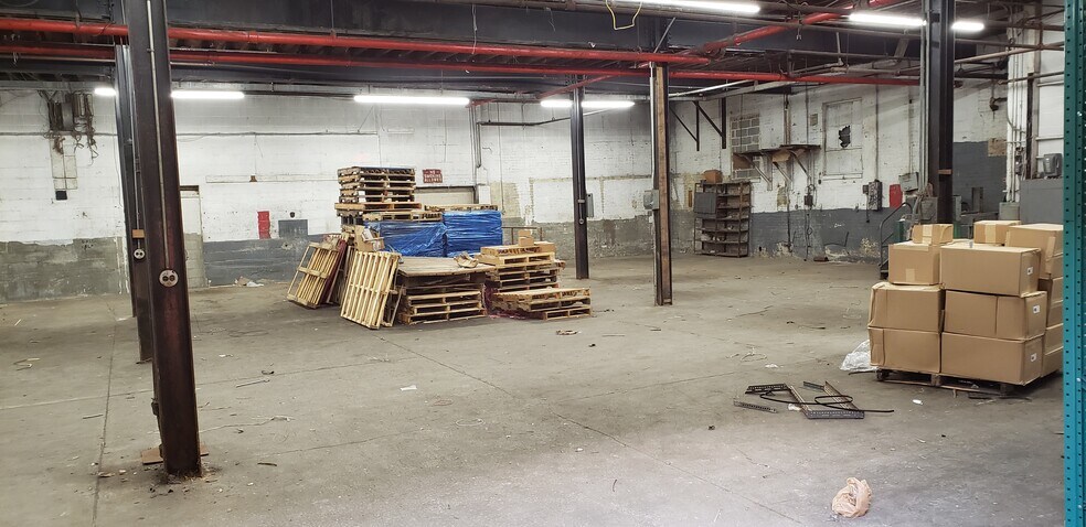 More Photos Of 429 E 164th St, Bronx Warehouse For Lease