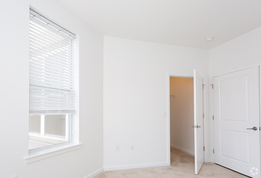 More Photos Of 56 Broad St, Bloomfield Apartments For Lease