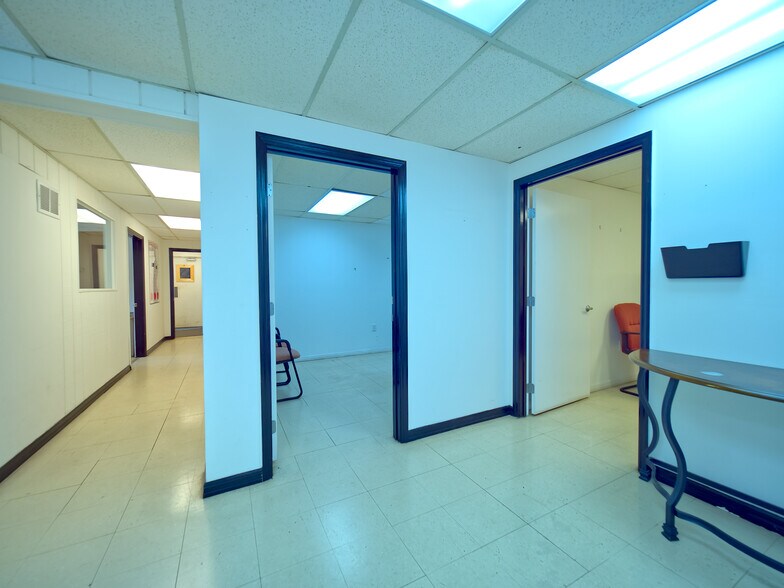 More Photos Of 1451 E Jefferson St, Brooksville Flex For Lease