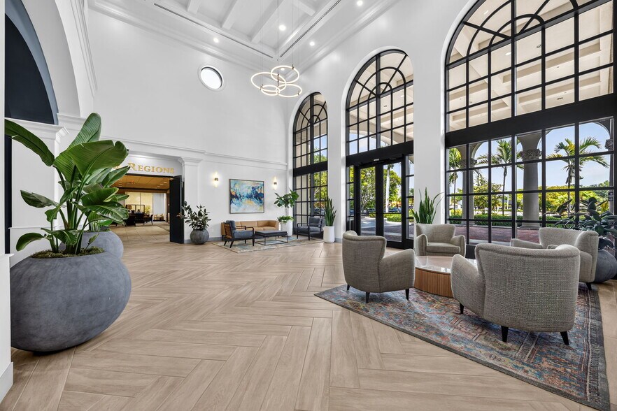 More Photos Of 4851 Tamiami Trl N, Naples Office For Lease
