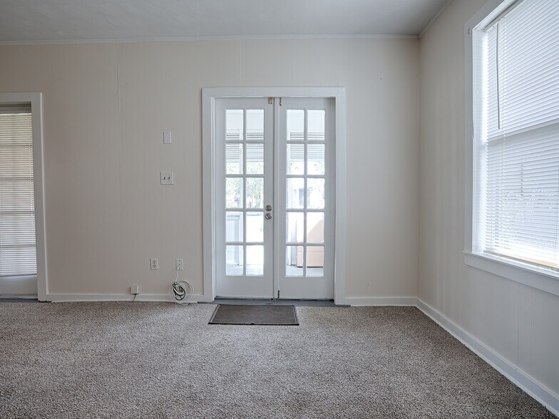More Photos Of 422 E Citrus Ave, Eustis Multifamily For Sale