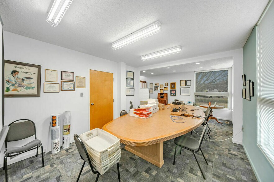 More Photos Of 10801 Connecticut Ave, Kensington Office For Sale
