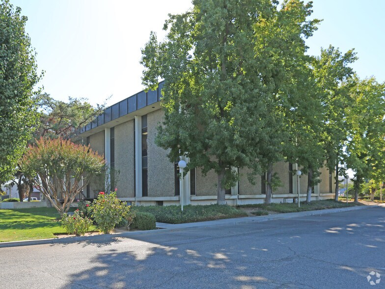 More Photos Of 678-680 E Shaw Ave, Fresno Office For Sale