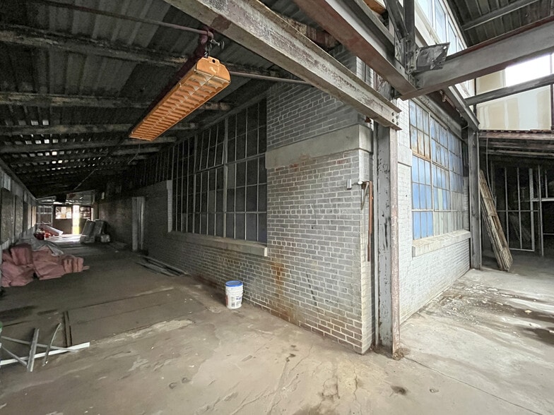 More Photos Of 355 W Main St, Newark Warehouse For Lease