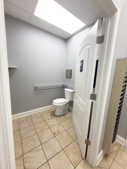 More Photos Of 1030 Wintergap Rd, Oliver Springs Office For Sale