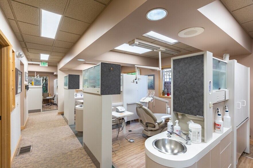 More Photos Of 3136 Squalicum Pky, Bellingham Medical For Sale