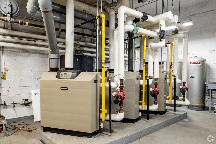 More Photos Of 5025 Rue Sherbrooke O, Westmount Medical For Lease