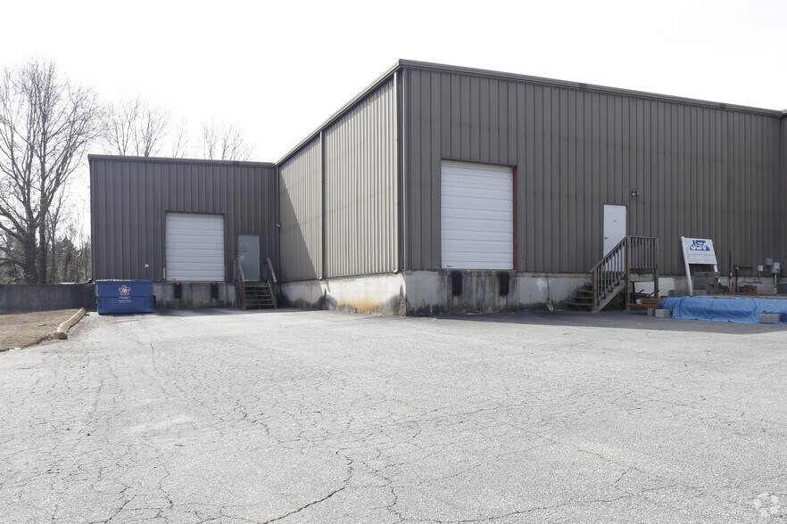 More Photos Of 201 Pelham Davis Cir, Greenville Flex For Lease