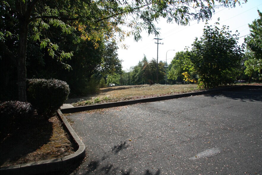 More Photos Of 2895 Beavercreek Rd, Oregon City Office For Sale