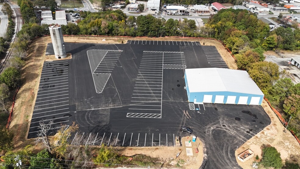 More Photos Of 1696 Joy Lake Rd, Lake City Service For Lease