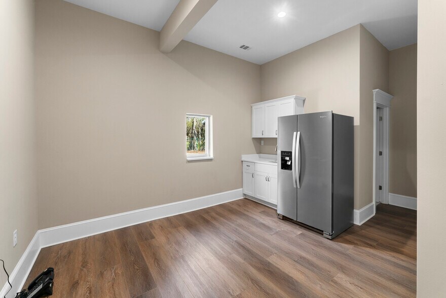 More Photos Of 710 Mall Blvd, Savannah Bank For Sale