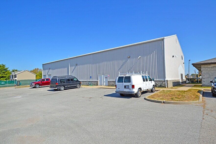 Primary Photo Of 210 W Division St, Maryville Flex For Lease