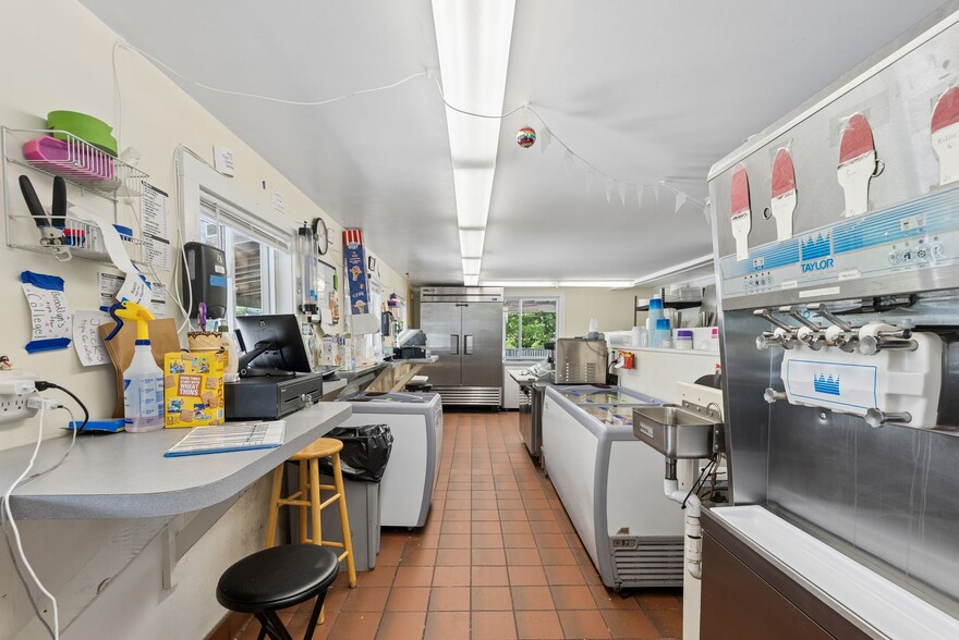 More Photos Of 150 US ROUTE 1, Freeport Fast Food For Sale