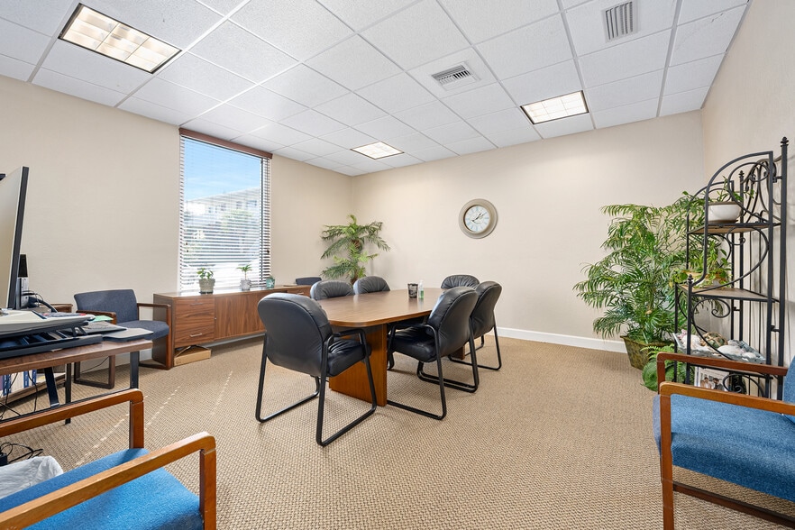 More Photos Of 37 S Halifax Ave, Daytona Beach Schools For Sale