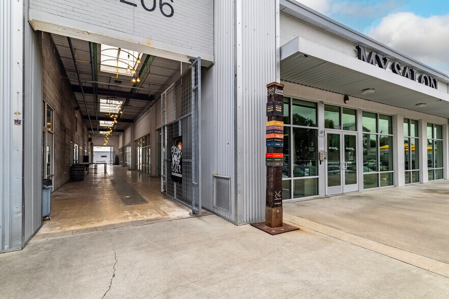 More Photos Of 2102-2314 Edwards St, Houston General Retail For Lease