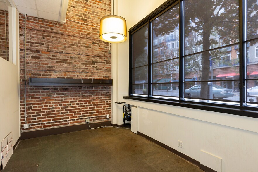 More Photos Of 2420 2nd Ave, Seattle Storefront Retail Office For Sale