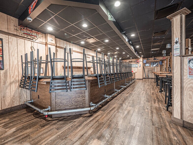 More Photos Of 401 Walker Dr, Henderson General Retail For Sale