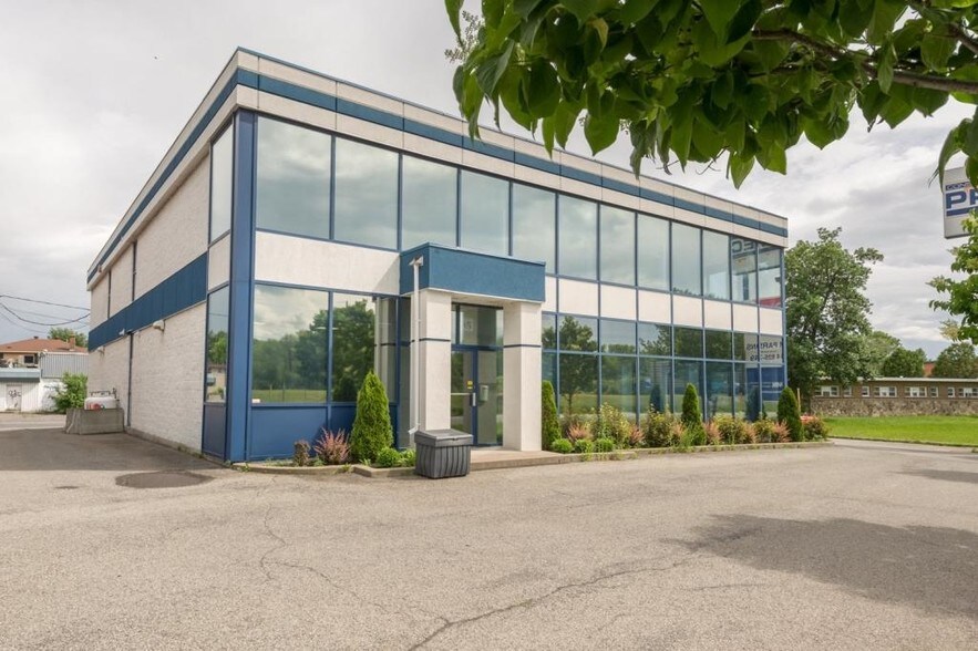 More Photos Of 85 Aut du Souvenir, L'Île-Perrot General Retail For Sale