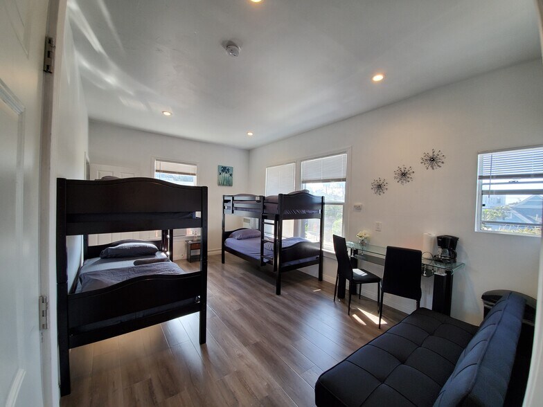 More Photos Of 1978 Bonsallo Ave, Los Angeles Apartments For Sale