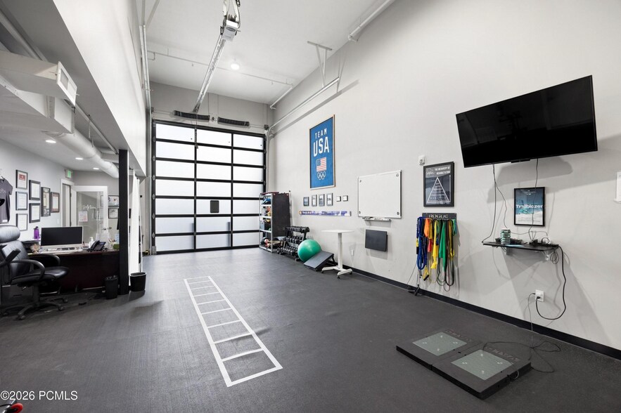 More Photos Of 4554 Forestdale Dr, Park City Light Manufacturing For Sale