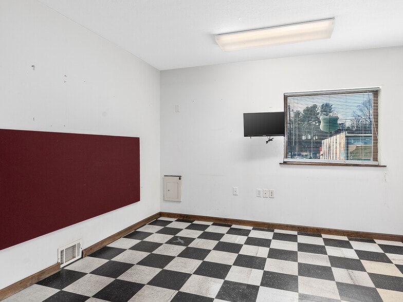 More Photos Of 1473 Patton Ave, Asheville Office For Sale