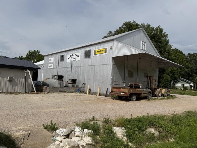More Photos Of 114 Dogwood Ave, Middleton Auto Repair For Sale