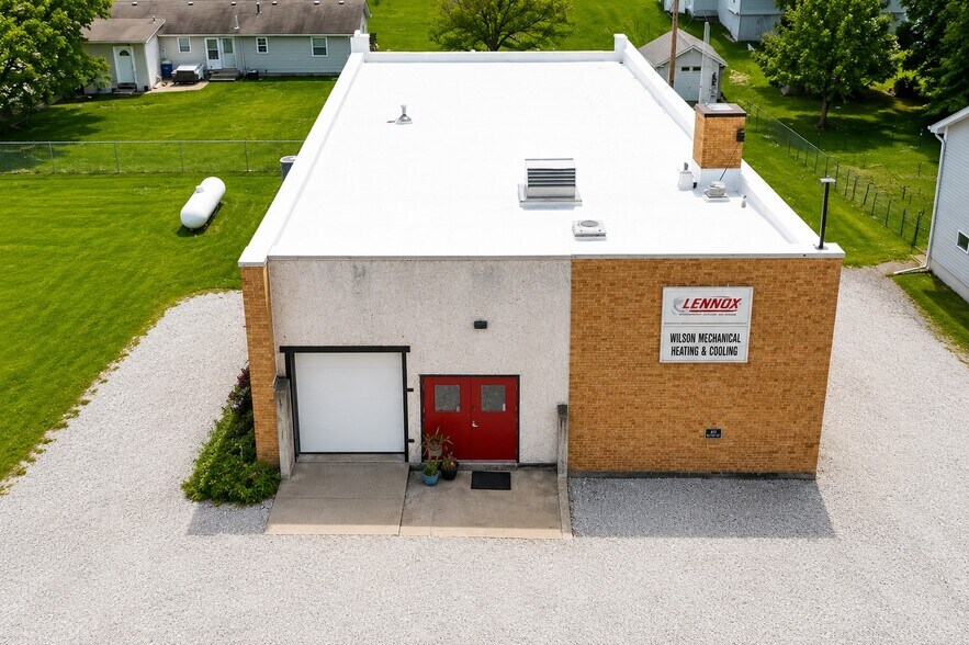 More Photos Of 205 W Brasfield St, Smithville Industrial For Sale