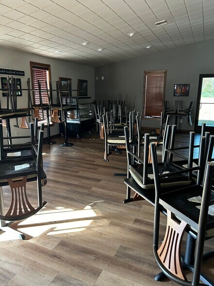 More Photos Of 6141 Co 420 Rd, Gladstone Restaurant For Sale