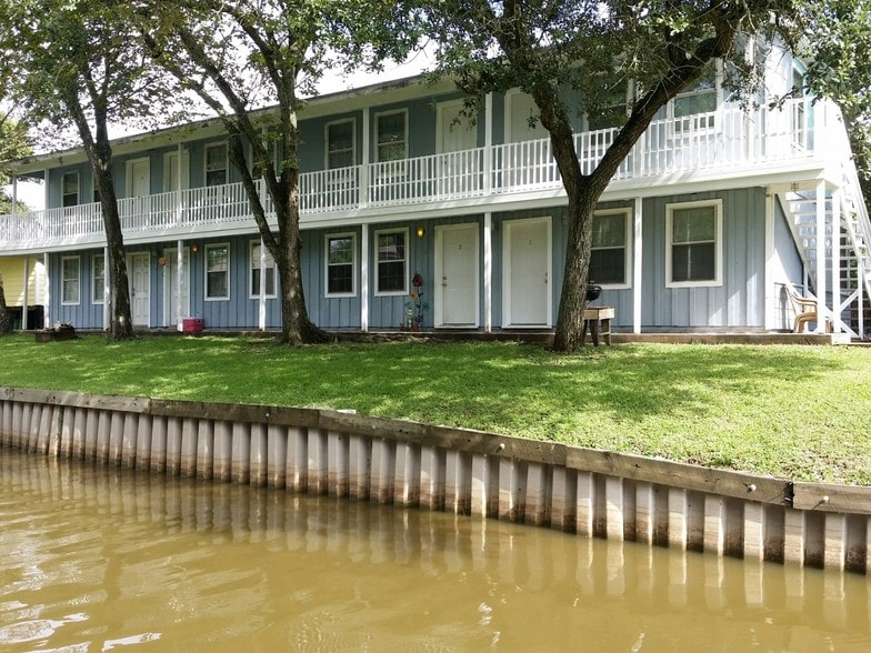Primary Photo Of 5202 County Road 469, Brazoria Apartments For Sale