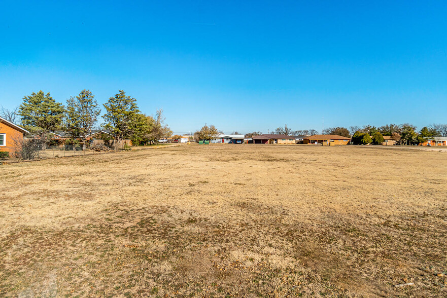 Primary Photo Of 1 SE 2nd St, Tulia Land For Sale