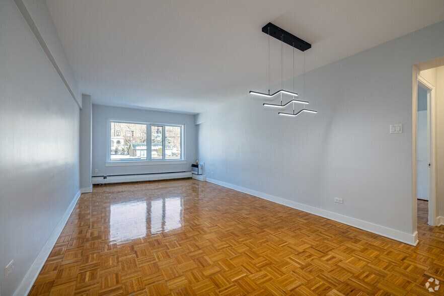 More Photos Of 1400 Av Des Pins O, Montréal Apartments For Sale