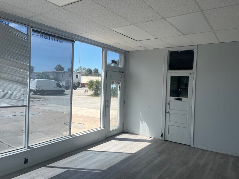 More Photos Of 1006 21st St, Vero Beach Light Manufacturing For Lease