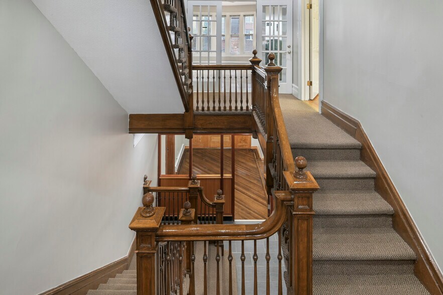 More Photos Of 295 Montgomery St, Bloomfield Office For Lease