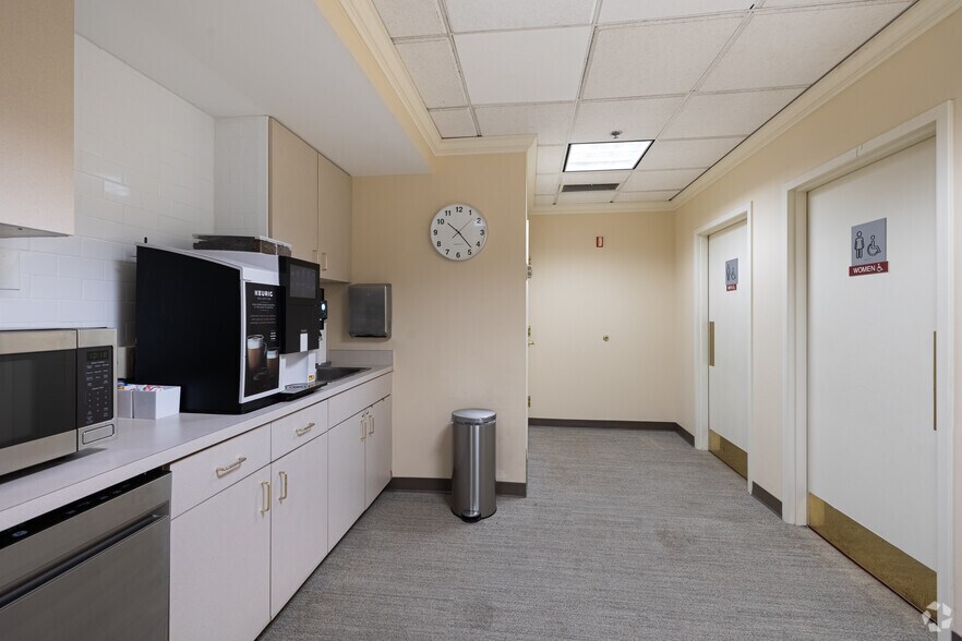 More Photos Of 22 Bull St, Savannah Coworking Space