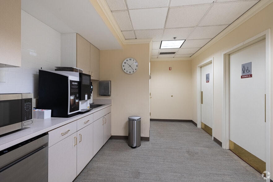 More Photos Of 22 Bull St, Savannah Coworking Space
