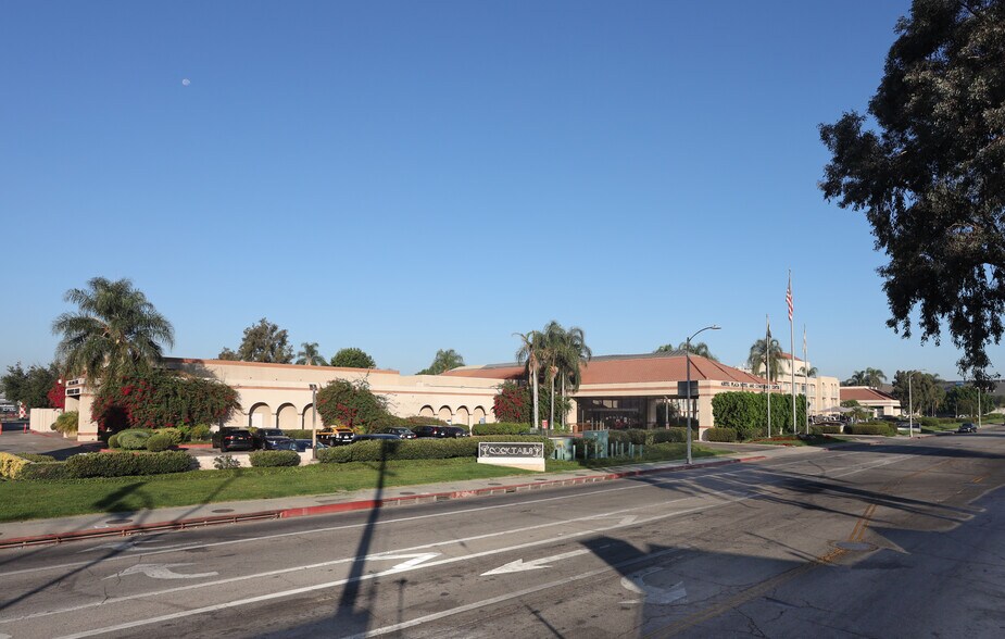 More Photos Of 7277 Valjean Ave, Van Nuys Hotel For Lease