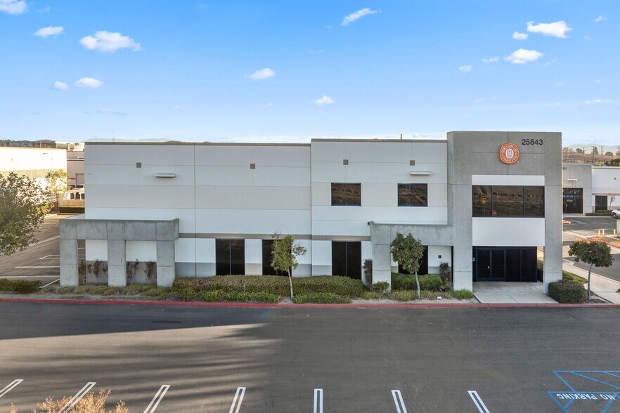 More Photos Of 25843 Jefferson Ave, Murrieta Light Distribution For Sale