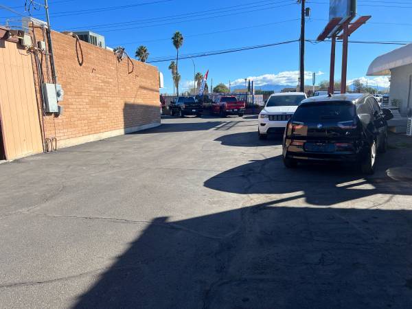 More Photos Of 1802 S Craycroft Rd, Tucson Auto Dealership For Lease